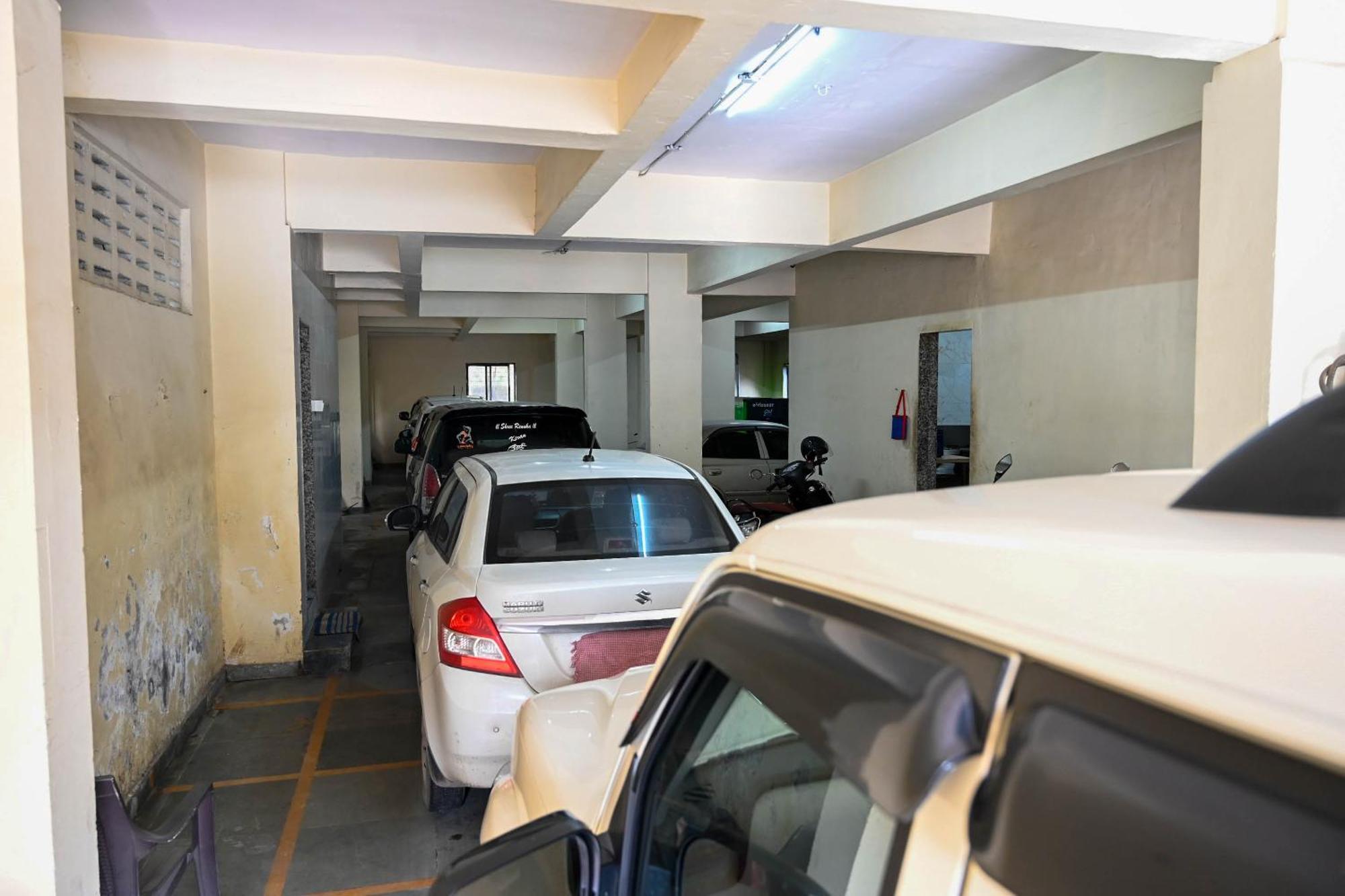 Adiraj Residency Hotel Navi Mumbai Kültér fotó