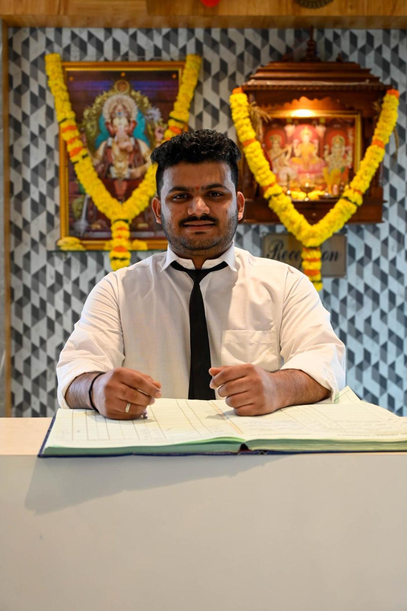 Adiraj Residency Hotel Navi Mumbai Kültér fotó