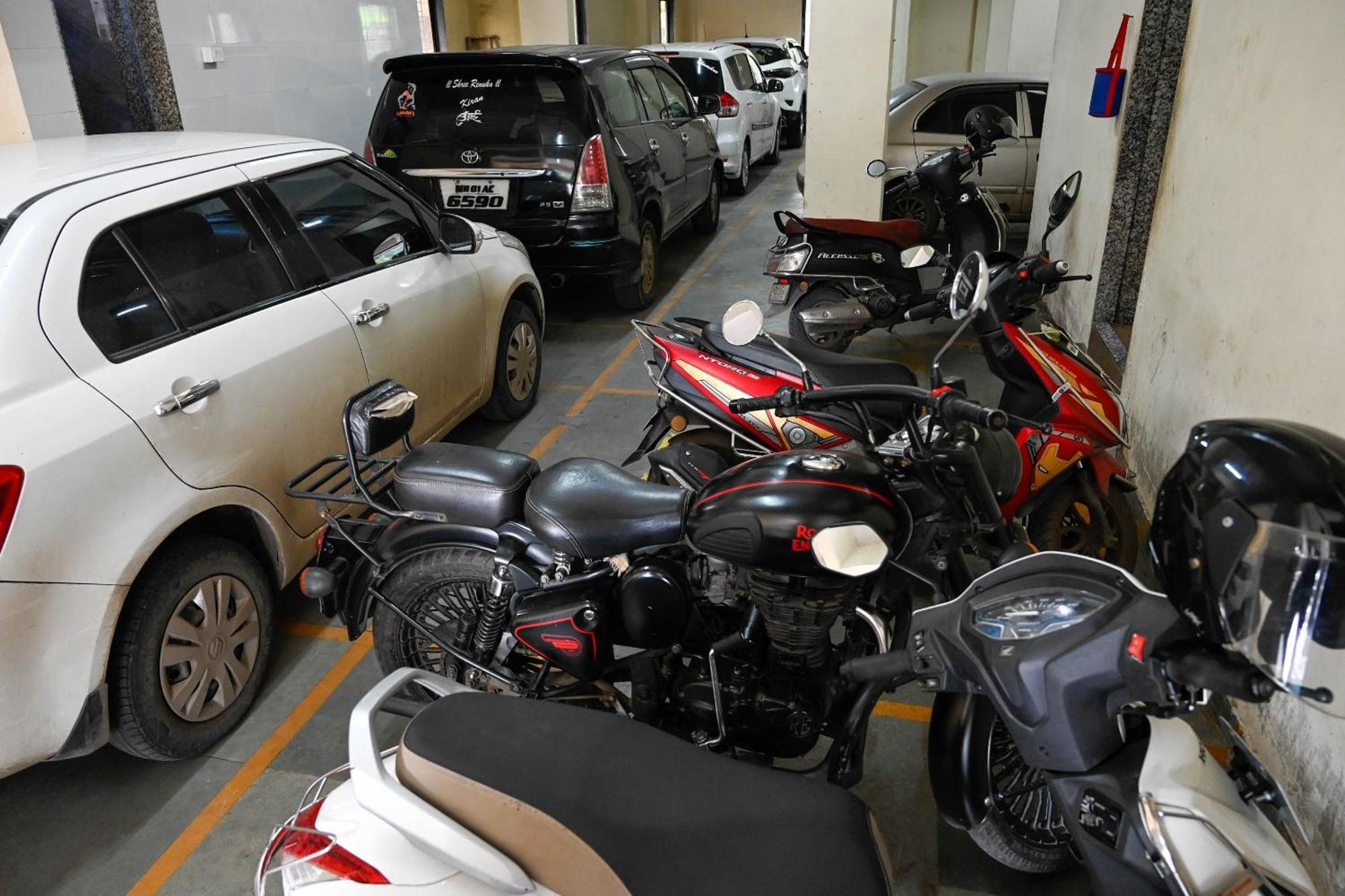 Adiraj Residency Hotel Navi Mumbai Kültér fotó