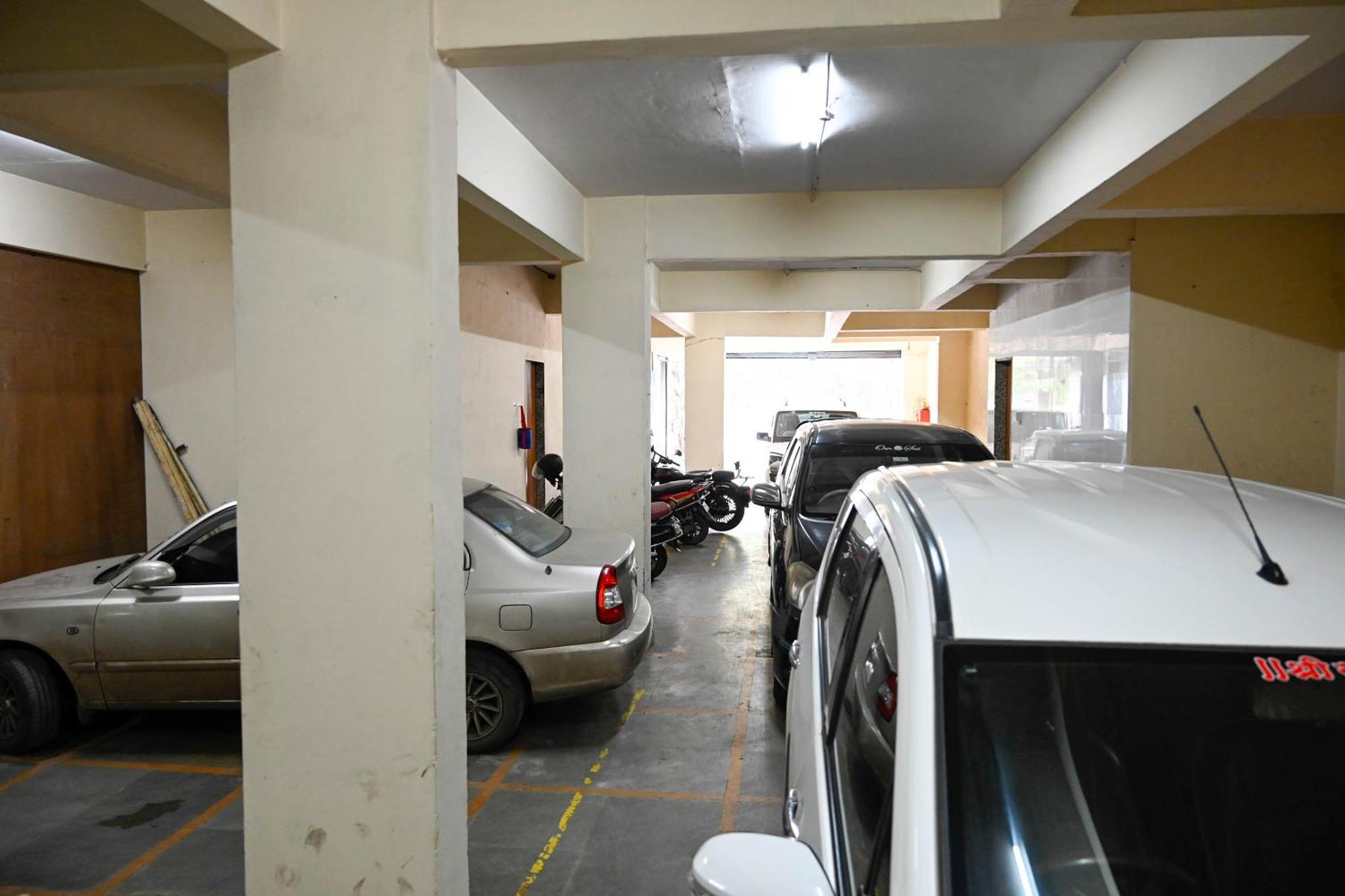 Adiraj Residency Hotel Navi Mumbai Kültér fotó